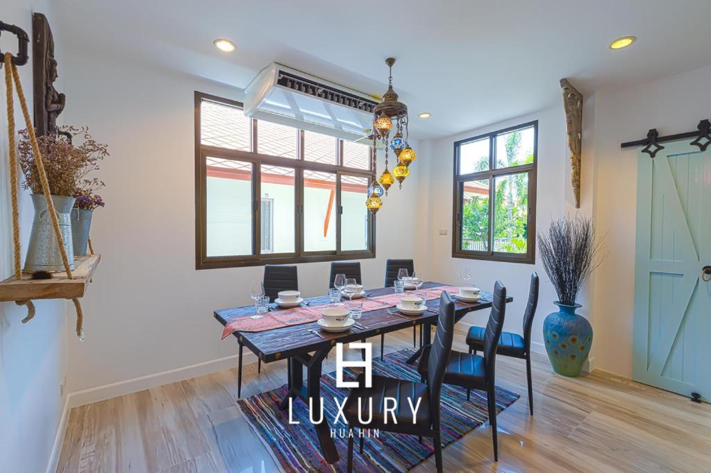 Modern Pool Villa, 4 Bedroom Close To - Hv Villa Hua Hin